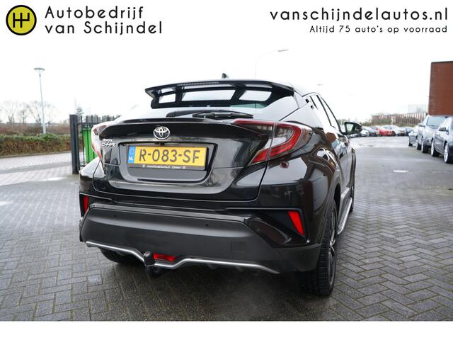 Toyota C-HR 1.2 Style LUXE! TREKHAAK - CAMERA - NAVI - STOELVERWARMING - HALF LEDER - PARKEERSENSOREN V+A - RIJSTROOKSENSOR - KEYLESS - 18 INCH LMV - CLIMA - DAB+ - BLUETOOTH - PRIVACYGLAS - PARKEERHULP