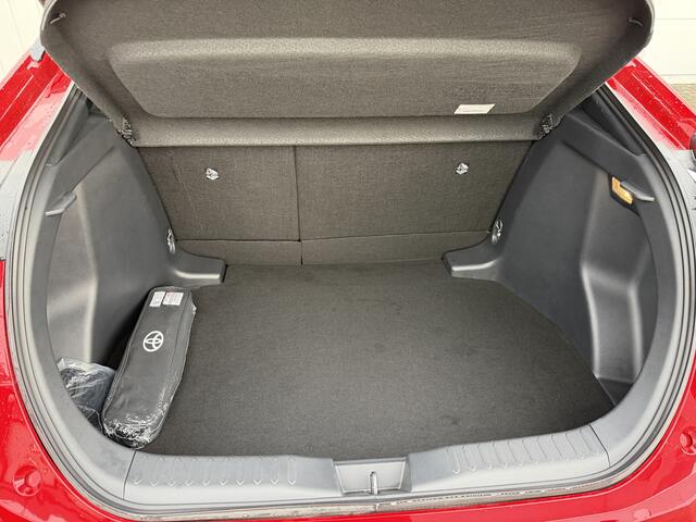 Toyota C-HR 1.8 Hybrid 140 First Edition Bi-Tone Stoel Stuur Verwarming Parkeersensoren Groot Scherm