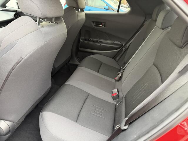 Toyota C-HR 1.8 Hybrid 140 First Edition Bi-Tone Stoel Stuur Verwarming Parkeersensoren Groot Scherm