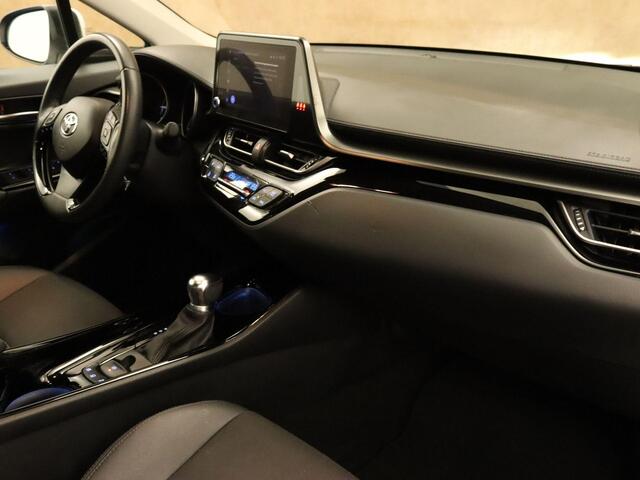 Toyota C-HR 1.8 Hybrid Dynamic - ORIGINEEL NEDERLANDSE AUTO - PARKEERSENSOREN VOOR EN ACHTER - DODEHOEK DETECTIE - ACHTERUITRIJ CAMERA - KEYLESS ENRTY & START - NAVIGATIE - APPLE CARPLAY/ ANDROID AUTO