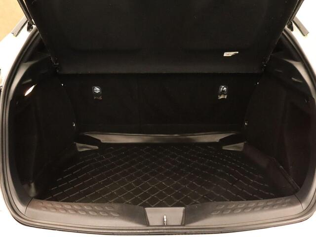 Toyota C-HR 1.8 Hybrid Dynamic - ORIGINEEL NEDERLANDSE AUTO - PARKEERSENSOREN VOOR EN ACHTER - DODEHOEK DETECTIE - ACHTERUITRIJ CAMERA - KEYLESS ENRTY & START - NAVIGATIE - APPLE CARPLAY/ ANDROID AUTO