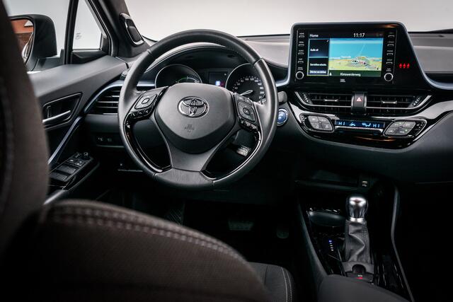 Toyota C-HR 1.8 Hybrid First Edition | Automaat | NED auto | Clima | Pdc | Keyless entry | |DAB Audio | Camera | stoelen verwarmd | Cruise adaptief |18 INCH Lmv |