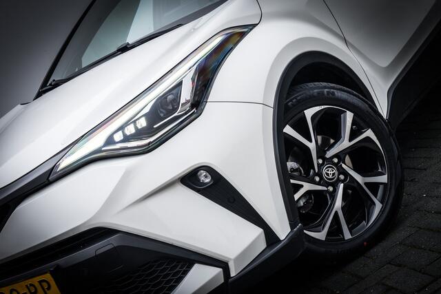 Toyota C-HR 1.8 Hybrid First Edition | Automaat | NED auto | Clima | Pdc | Keyless entry | |DAB Audio | Camera | stoelen verwarmd | Cruise adaptief |18 INCH Lmv |