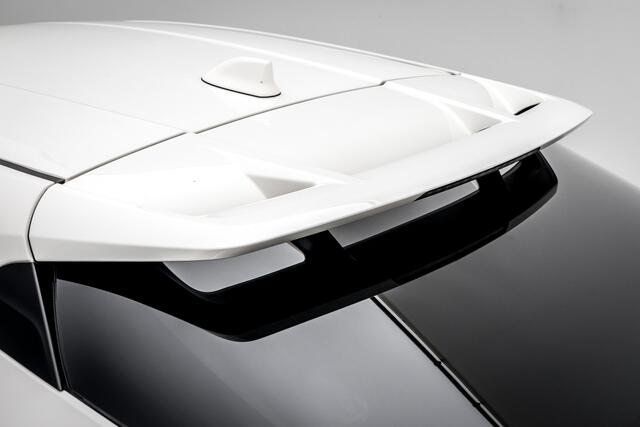 Toyota C-HR 1.8 Hybrid First Edition | Automaat | NED auto | Clima | Pdc | Keyless entry | |DAB Audio | Camera | stoelen verwarmd | Cruise adaptief |18 INCH Lmv |