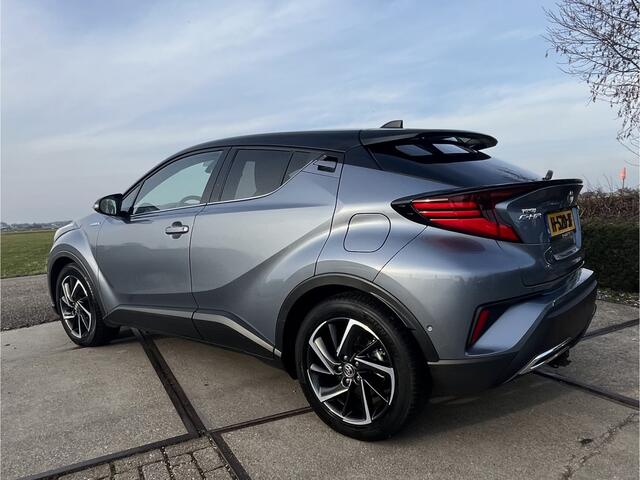 Toyota C-HR 2.0 Hybrid Bi-Tone