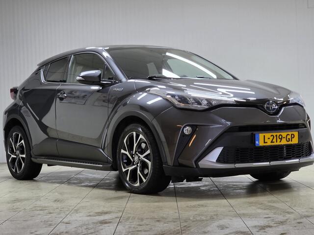 Toyota C-HR 1.8 Hybrid Dynamic/ DEALER ONDERHOUDEN!/ Side-Steps/ 18'' LMV/ Camera/ Keyless/ Lane-Assist./ Adaptive Cruise/ Grootlicht Assist./ LED Koplampen/ Navi/ Clima/ Cruise/ Bluetooth/ Extra getint glas.