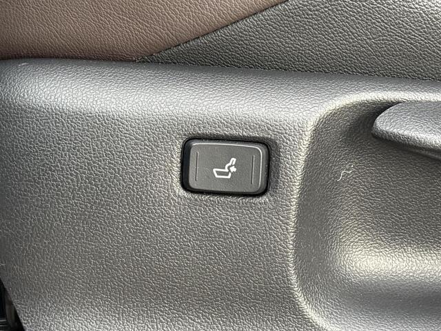 Toyota C-HR 1.8 Hybrid Executive Ultimate **DODEHOEK DETECTIE/ STUURVERWARMING/ JBL AUDIO/ PARKEERSENSOREN**