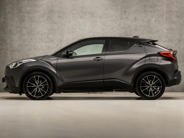 Toyota C-HR 1.8 Hybrid Sport Automaat (NAVIGATIE, CAMERA, STOELVERWARMING, GETINT GLAS, SPORTSTOELEN, XENON, ADAPTIVE CRUISE, ZWART HEMEL, NIEUWSTAAT)