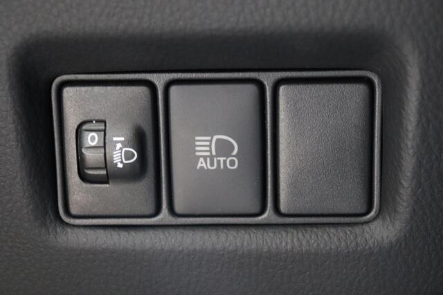 Toyota C-HR 1.8 Hybrid Style, Limited, NAVI, BSM, Apple Carplay / Android Auto, Keyless, Camera!