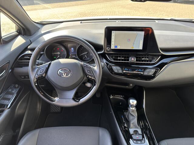 Toyota C-HR 1.8 Hybrid Executive / Bi-tone / Parelmoer / Applecarplay/Android Auto / Allseason Banden /