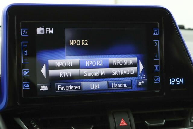 Toyota C-HR 1.8 Hybrid Bi-Tone | Stoelverwarming | Camera | Adaptieve Cruise Control | Lichtmetalen Velgen |