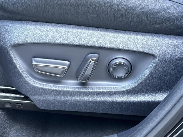 Toyota C-HR 2.0 Plug-in Hybrid 220 Black Edition **GEHEUGENSTOEL/ DODEHOEK DETECTIE/ PARKEERSENSOREN**