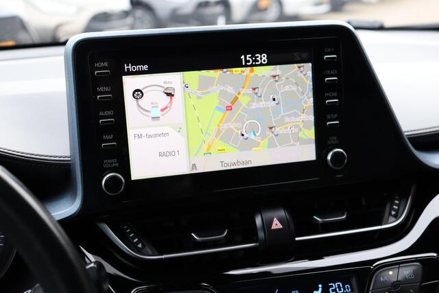Toyota C-HR 1.8 Hybrid Dynamic, Parkeersensoren, Navi, Apple CarPlay / Android Auto.