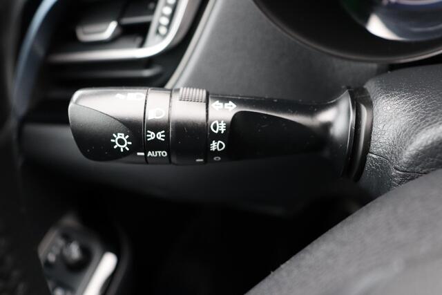 Toyota C-HR 1.8 Hybrid Dynamic, Parkeersensoren, Navi, Apple CarPlay / Android Auto.