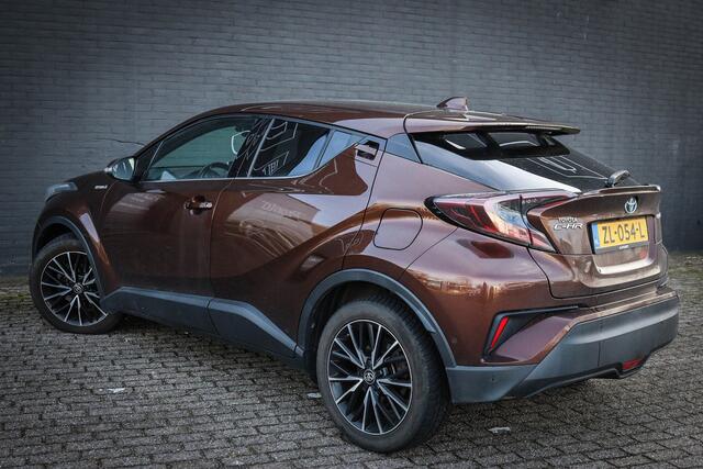 Toyota C-HR 1.8 Hybrid Executive Net binnen - Nu al te bezichtigen