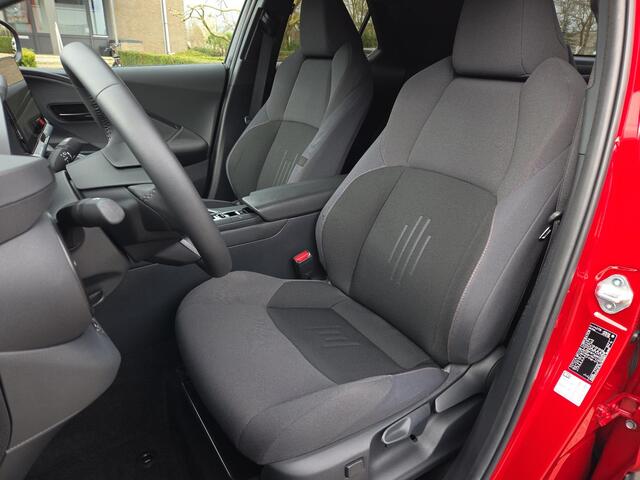 Toyota C-HR 1.8 Hybrid 140 First Edition | Apple CarPlay | Stoel / Stuurverwarming | Elektr. klep | Rijklaar incl. garantie |