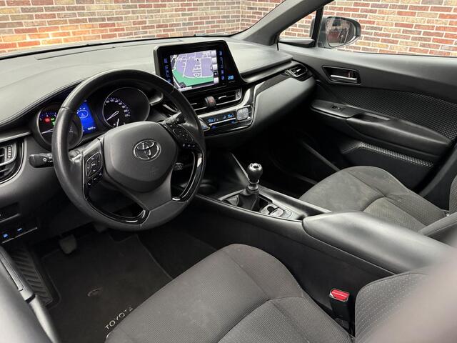 Toyota C-HR 1.2 Urban NAVI CAMERA TREKHAAK