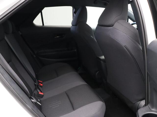 Toyota C-HR 2.0 Plug-in Hybrid 220 First Edition | Stoelverwarming | PHEV | Keyless Entry | All Season Banden |