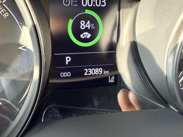 Toyota C-HR 1.8 Hybrid Executive 23.000 K.M. Verw.+in hoogte verst.b. stoelen/Leder stuur+bekl.//Navi Full M./Achteruitrij cam./Park.sens. v+a/Keyless entry+start/Dodehoek detect./Adapt. kopl.+cruisecontr./Audio instal. Premium/18 Inch