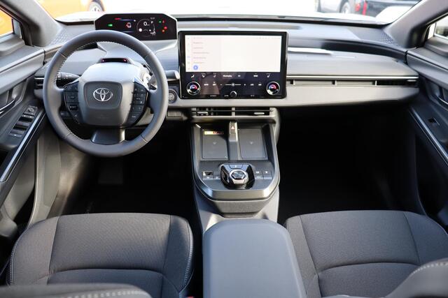 Toyota C-HR First Edition 77 kWh, Apple Carplay / Android Auto ,Adaptieve cruise control.