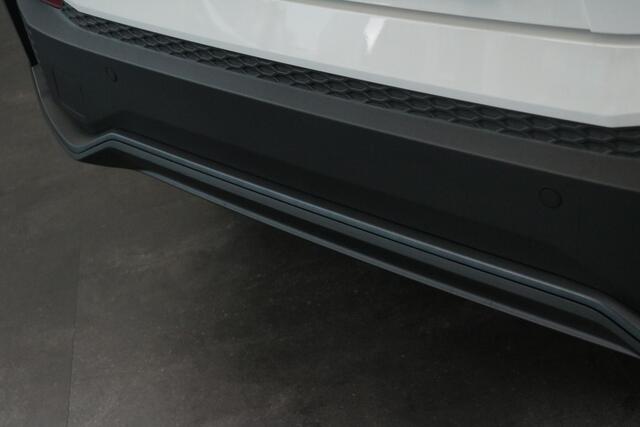 Toyota C-HR 2.0 Plug-in Hybrid 220 Dynamic Limit, Groot scherm