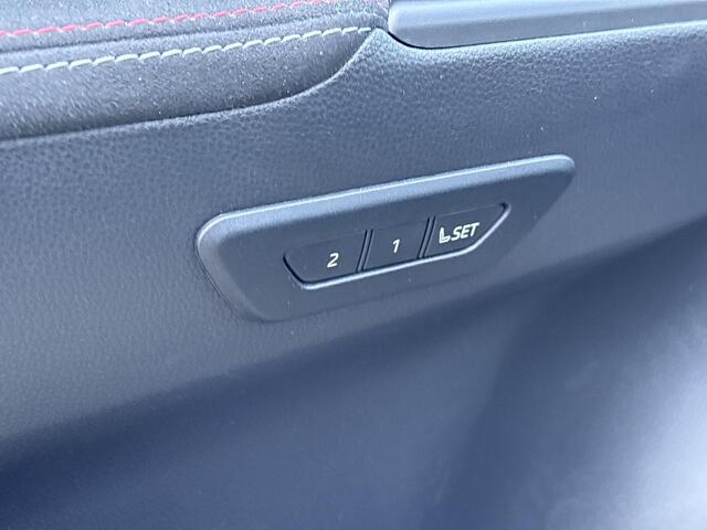 Toyota C-HR 2.0 Plug-in Hybrid 220 Black Edition **NIEUWE AUTO/ DIRECT LEVERBAAR**