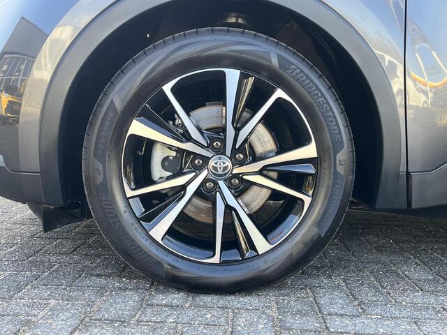 Toyota C-HR 2.0 Plug-in Hybrid 220 Dynamic | Stoel- + stuurverwarming | Carplay | Dode hoek waarschuwing |