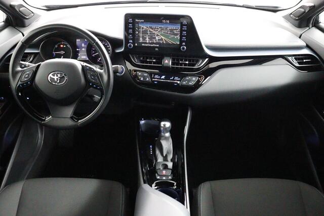 Toyota C-HR 1.8 Hybrid First Edition | navigatie | stoelverwarming | Trekhaak | Apple Carplay/Android Auto |