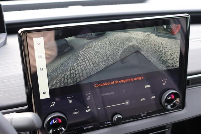 Toyota C-HR Executive AWD 77 kWh, Pano dak, JBL Audio, Apple carplay / Android auto, Adaptieve cruise control.