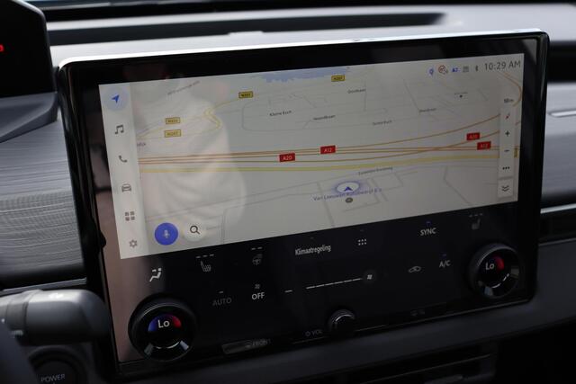 Toyota C-HR Executive AWD 77 kWh, Pano dak, JBL Audio, Apple carplay / Android auto, Adaptieve cruise control.