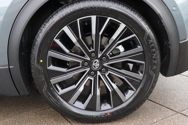 Toyota C-HR Executive AWD 77 kWh, Inruilpremie ¤2.000,-, 22kW AC, Licht Grijs interior, BSM, JBL, Bi-Tone, PANO, 360 graden camera!