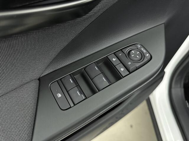 Toyota C-HR 1.8 Hybrid 140 Dynamic | Apple Carplay & Android Auto | Parkeercamera | * | Direct leverbaar |