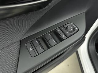 toyota-c-hr-1.8-hybrid-140-dynamic-