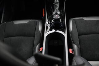 toyota-c-hr-1.8-hybrid-executive-ul