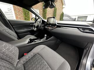 toyota-c-hr-1.8-hybrid-dynamic