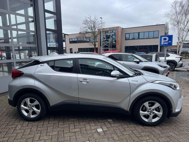 Toyota C-HR 1.8 Hybrid Active Parkeercamera, Navigatie, Parkeersensoren