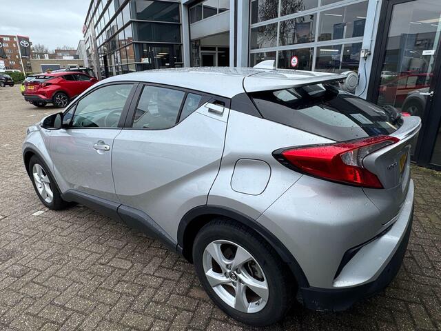 Toyota C-HR 1.8 Hybrid Active Parkeercamera, Navigatie, Parkeersensoren