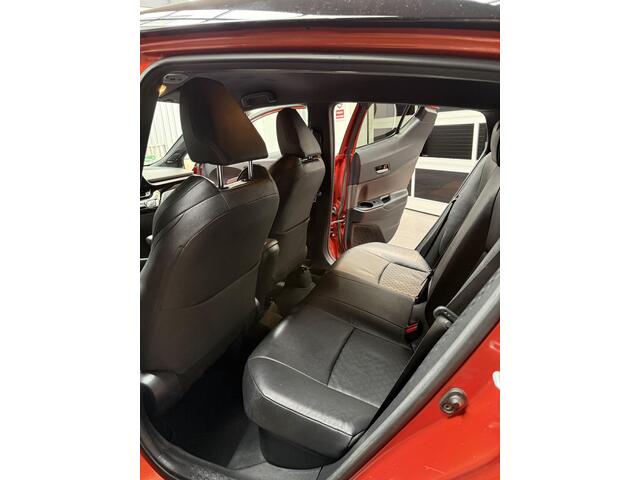 Toyota C-HR 2.0 Hybrid Launch Edition luxe uitvoering!