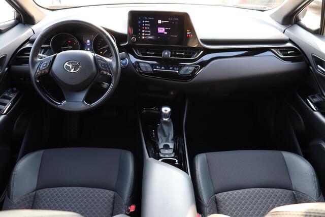Toyota C-HR 1.8 Hybrid Style Limited, BSM, NAVI, Apple Carplay, Android Auto, Parkeercamera!
