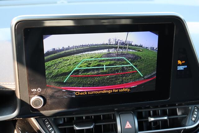 Toyota C-HR 1.8 Hybrid Style Limited, BSM, NAVI, Apple Carplay, Android Auto, Parkeercamera!