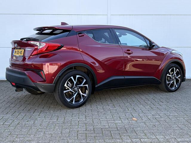 Toyota C-HR 1.8 Hybrid Style / Trekhaak ( 725 kg ) / Dealer onderhouden / Airco (automatisch) / Cruise control adaptief /