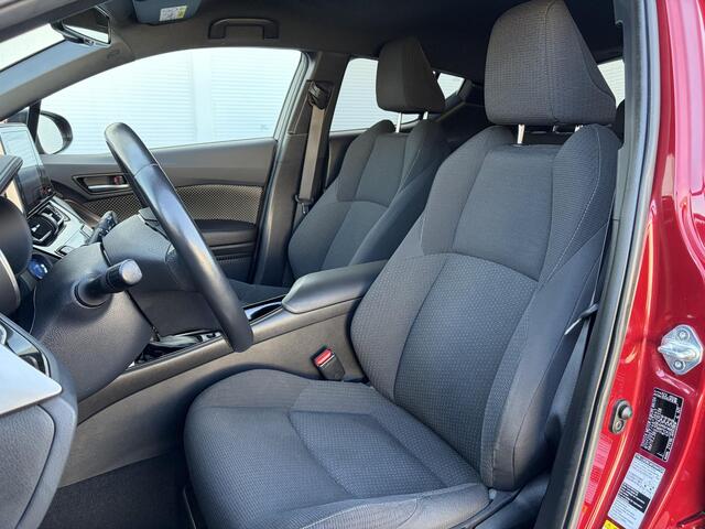 Toyota C-HR 1.8 Hybrid Style / Trekhaak ( 725 kg ) / Dealer onderhouden / Airco (automatisch) / Cruise control adaptief /