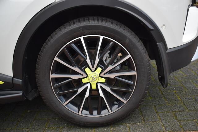 Toyota C-HR 2.0 Hybrid Launch Edition Full Option