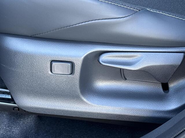 Toyota C-HR First Edition 77 kWh **MANHATTAN GREY/ 20 INCH VELGEN/ ELEKTRISCH**