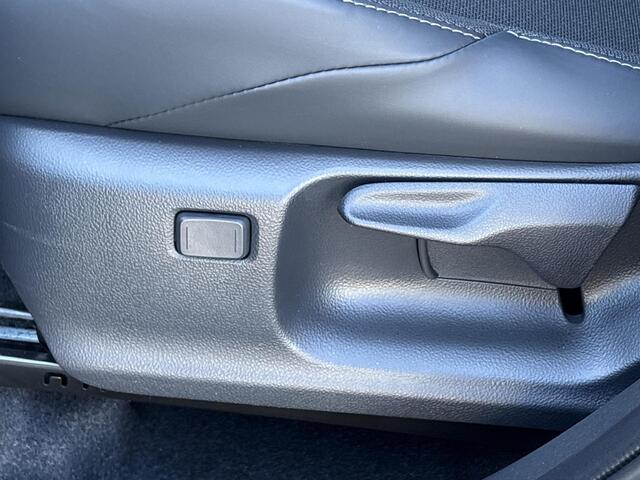 Toyota C-HR First Edition 77 kWh **MINERAL METALLIC/ ELEKTRISCH/ NIEUWE AUTO**