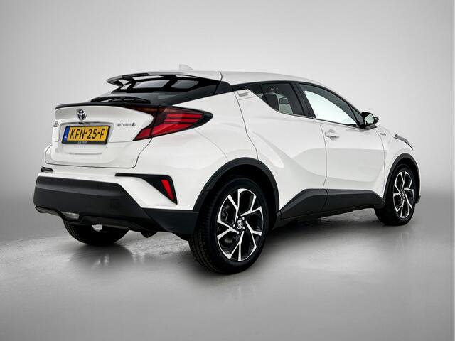 Toyota C-HR 1.8 Hybrid Bi-Tone Plus Onderweg-naar-dealer