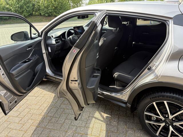 Toyota C-HR 1.8 Hybrid Dynamic NIEUWE SET WIELEN