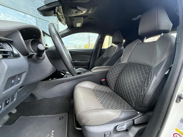 Toyota C-HR 2.0 Hybrid Bi-Tone NAV/CAM,BI-TONE,