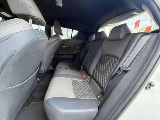 Toyota C-HR 2.0 Hybrid Bi-Tone NAV/CAM,BI-TONE,