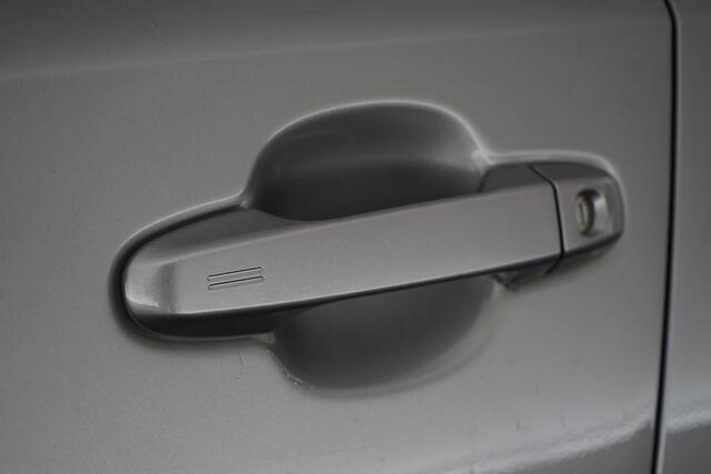 Toyota C-HR 1.8 Hybrid Bi-Tone | Trekhaak | Lederen bekleding